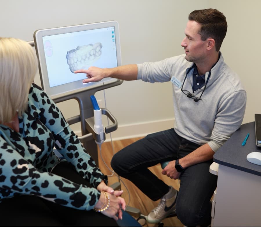 dr. mcmurphy showing patient digital orthodontic scans